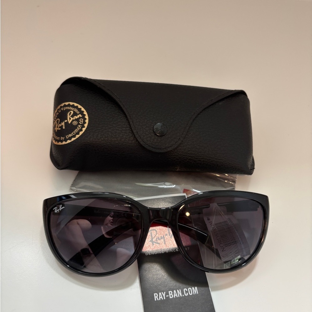Ray-Ban Black Sunglasses Classic Aviator Style